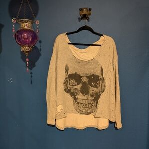 Hot Topic Distressed Gray Skull Print Women Sweater